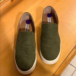 Steve Madden Men's Green Slip-On Loafers